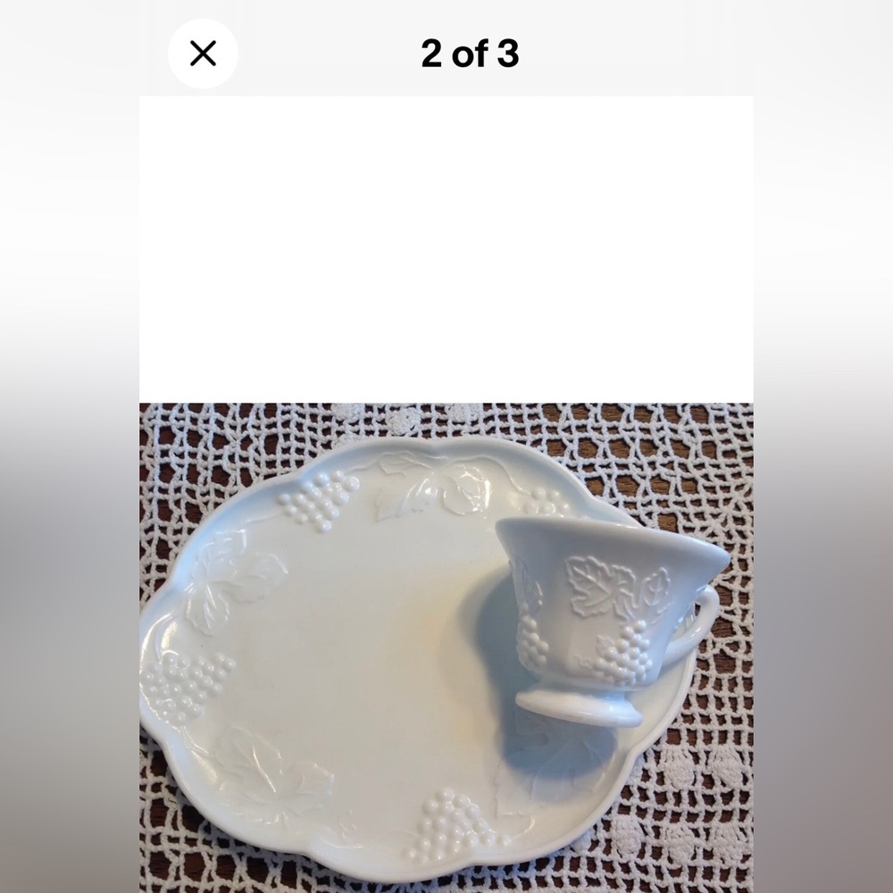 Colony Milk Glass Grape Vine Pattern 8 pc Luncheon Set Plate & Cup For 4 Vintage